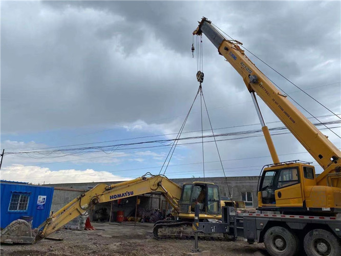 普定县25吨吊车的工作半径是多少？