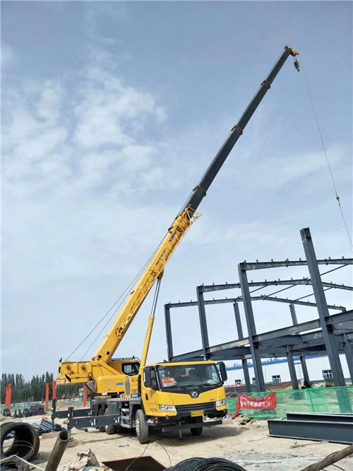 普定县超高层建筑钢结构吊装案例